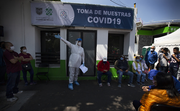 СЗО упозорава: Пандемија се убрзава!